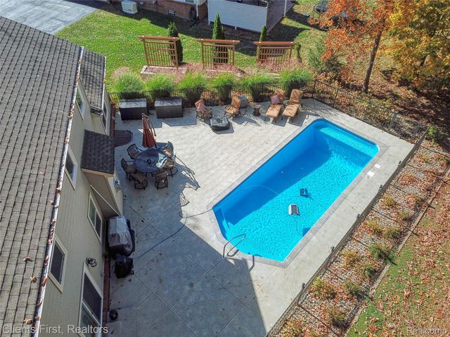 1291 Courtney Court, Hartland Township, MI 48353