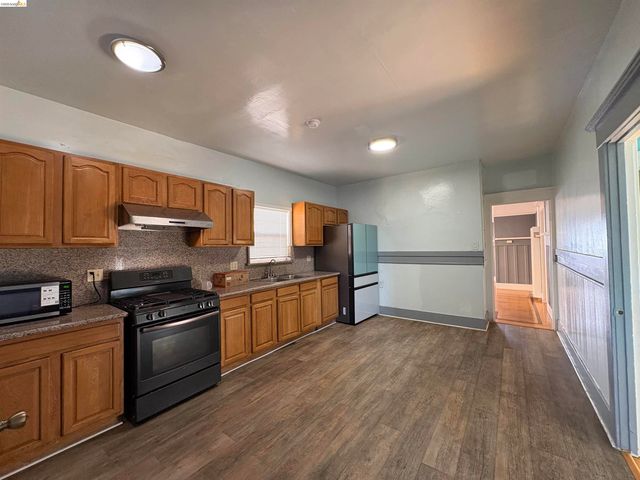 2021 Mitchell St, Oakland, CA 94601