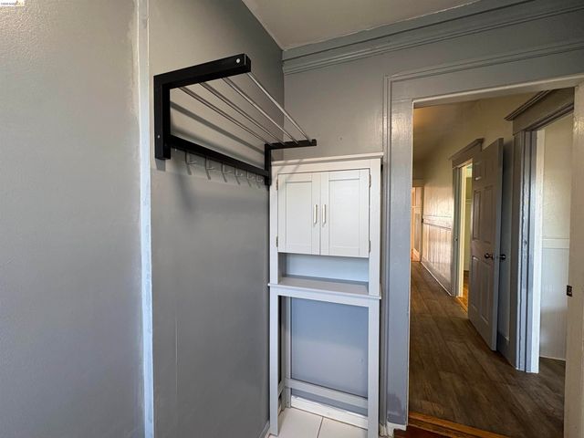 2021 Mitchell St, Oakland, CA 94601