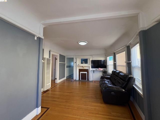 2021 Mitchell St, Oakland, CA 94601