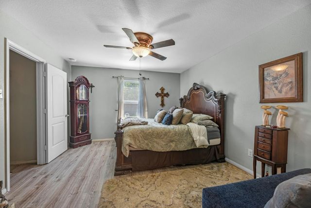 405 Hawks View Drive, La Marque, TX 77568