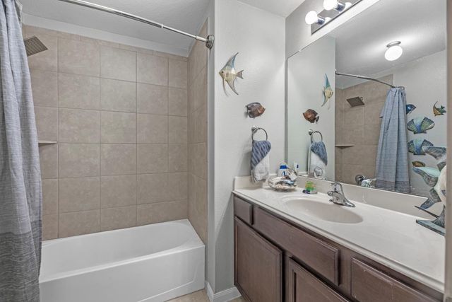 405 Hawks View Drive, La Marque, TX 77568