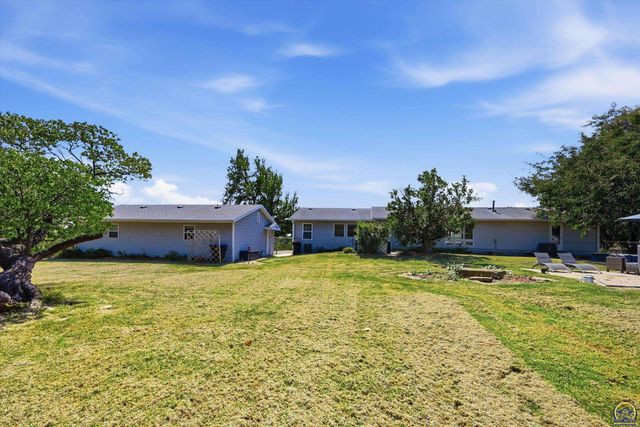 4310 NW 46th ST, Topeka, KS 66618