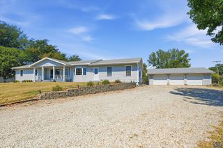 4310 NW 46th ST, Topeka, KS 66618