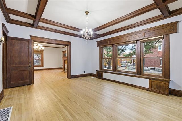 3516 Charlotte Street, Kansas City, MO 64109