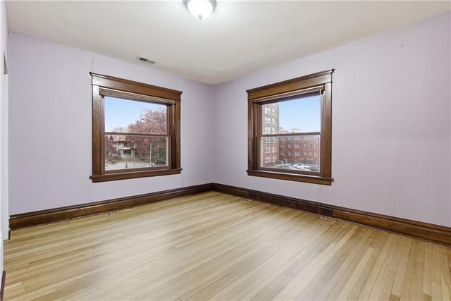 3516 Charlotte Street, Kansas City, MO 64109