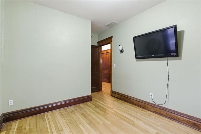 3516 Charlotte Street, Kansas City, MO 64109