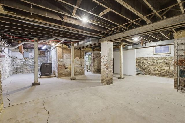 3516 Charlotte Street, Kansas City, MO 64109