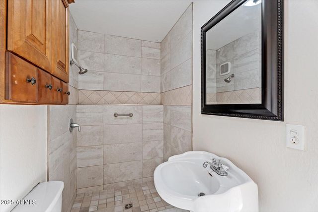 9245 S 4TH Avenue, Phoenix, AZ 85041