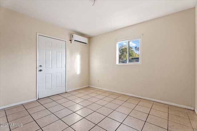 9245 S 4TH Avenue, Phoenix, AZ 85041