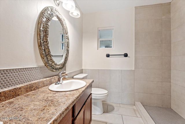 9245 S 4TH Avenue, Phoenix, AZ 85041