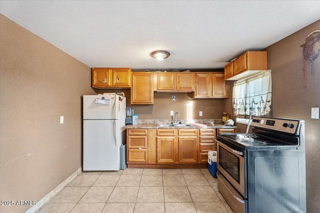 9245 S 4TH Avenue, Phoenix, AZ 85041