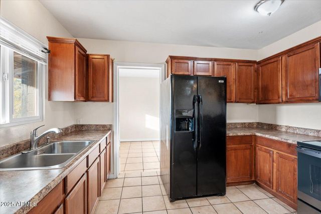 9245 S 4TH Avenue, Phoenix, AZ 85041