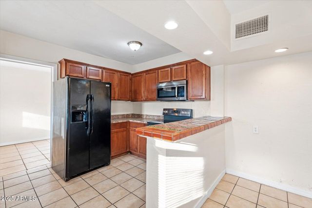 9245 S 4TH Avenue, Phoenix, AZ 85041