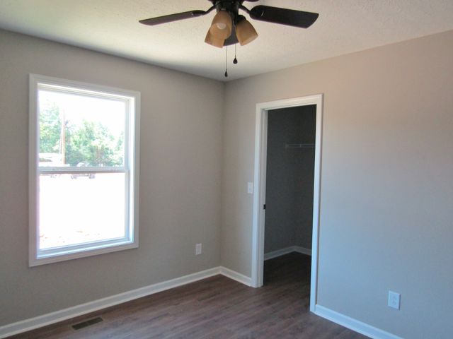 470 Crescent Factory Rd, Lawrenceburg, TN 38464