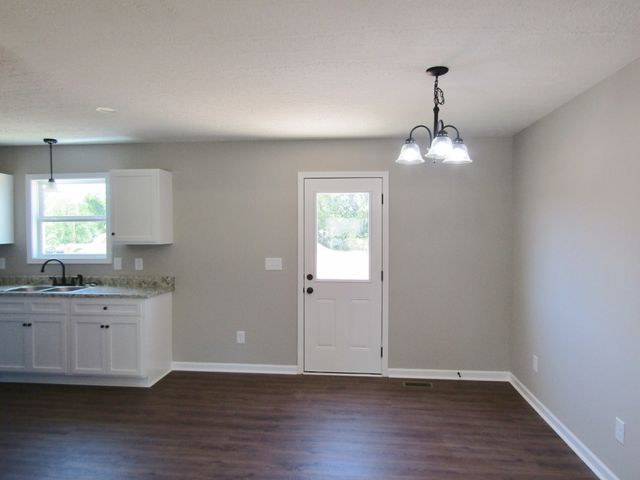 470 Crescent Factory Rd, Lawrenceburg, TN 38464