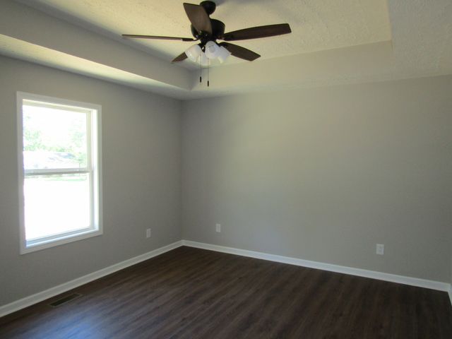 470 Crescent Factory Rd, Lawrenceburg, TN 38464