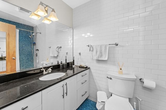 24 Bay State Rd 5, Cambridge, MA 02138
