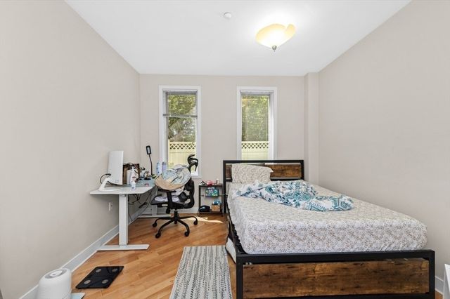 24 Bay State Rd 5, Cambridge, MA 02138