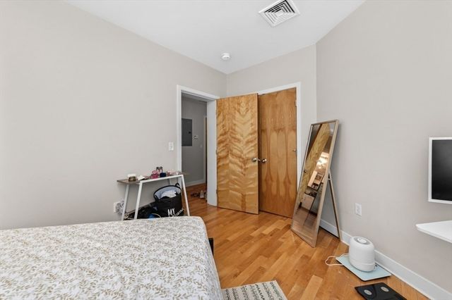 24 Bay State Rd 5, Cambridge, MA 02138