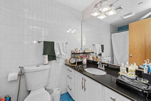 24 Bay State Rd 5, Cambridge, MA 02138