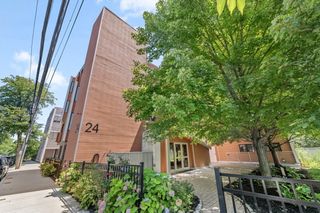 24 Bay State Rd 5, Cambridge, MA 02138