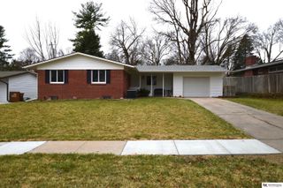 5815 J Street, Lincoln, NE 68510