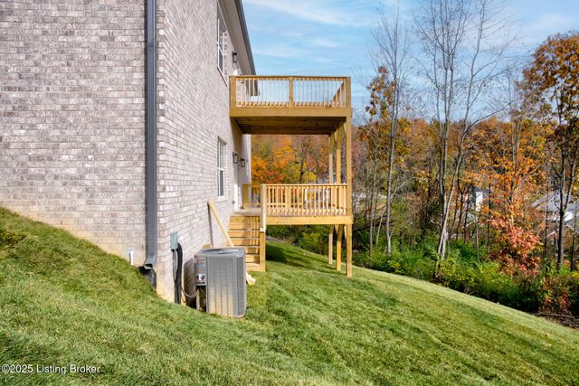 4412 Stone Wynde Dr, Louisville, KY 40272