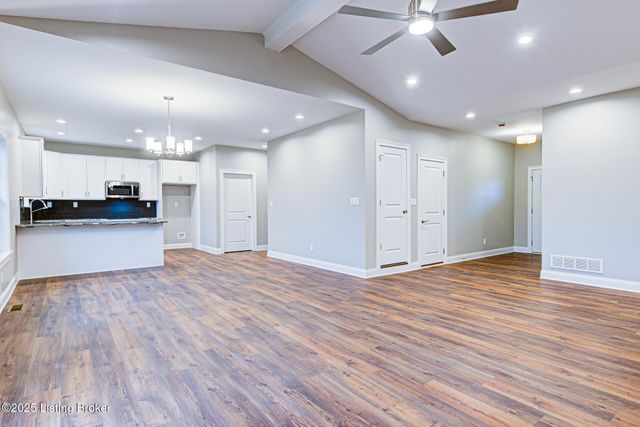 4412 Stone Wynde Dr, Louisville, KY 40272