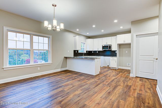 4412 Stone Wynde Dr, Louisville, KY 40272