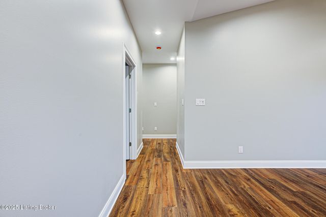 4412 Stone Wynde Dr, Louisville, KY 40272