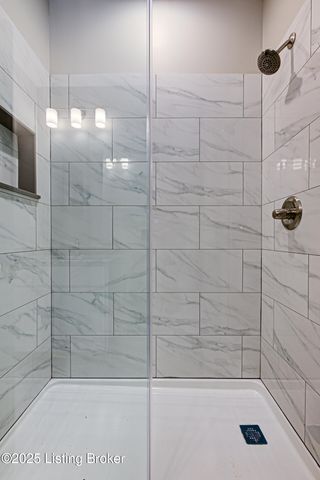 4412 Stone Wynde Dr, Louisville, KY 40272