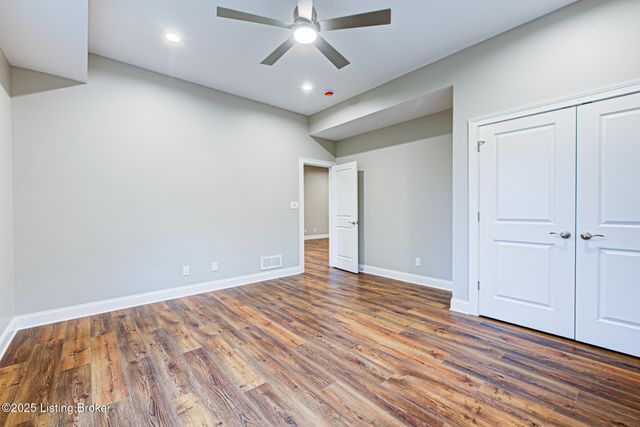 4412 Stone Wynde Dr, Louisville, KY 40272