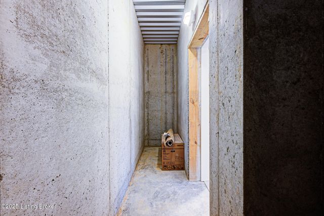 4412 Stone Wynde Dr, Louisville, KY 40272