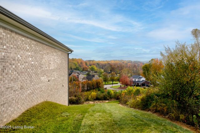 4412 Stone Wynde Dr, Louisville, KY 40272