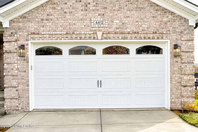4412 Stone Wynde Dr, Louisville, KY 40272