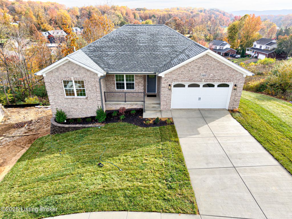 4412 Stone Wynde Dr, Louisville, KY 40272