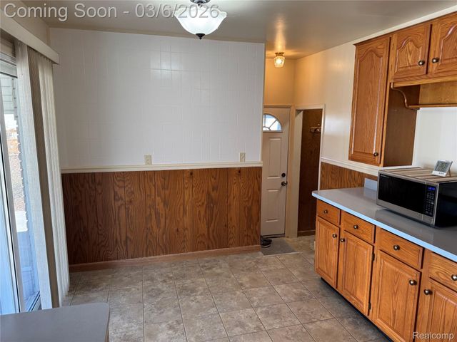 9828 Barkley Street, Van Buren Charter Township, MI 48111