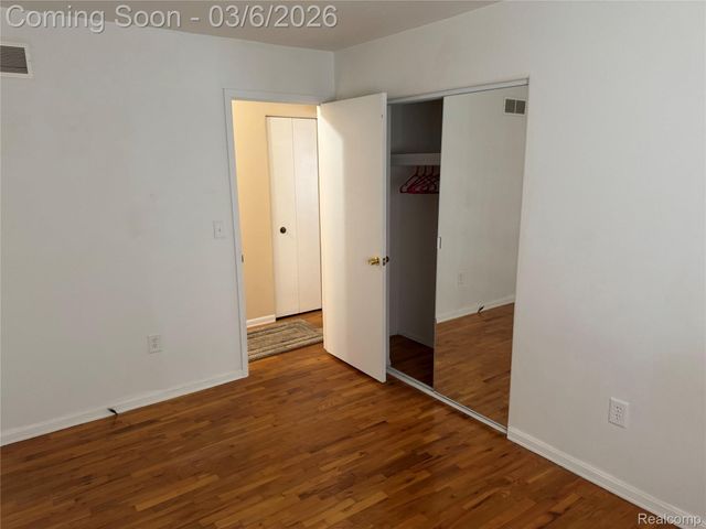 9828 Barkley Street, Van Buren Charter Township, MI 48111