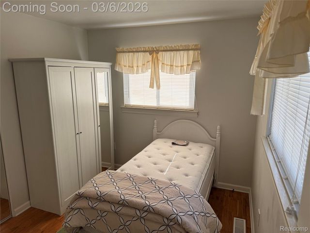 9828 Barkley Street, Van Buren Charter Township, MI 48111