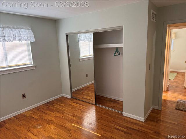 9828 Barkley Street, Van Buren Charter Township, MI 48111