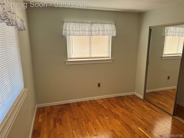 9828 Barkley Street, Van Buren Charter Township, MI 48111