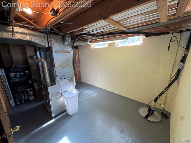 9828 Barkley Street, Van Buren Charter Township, MI 48111