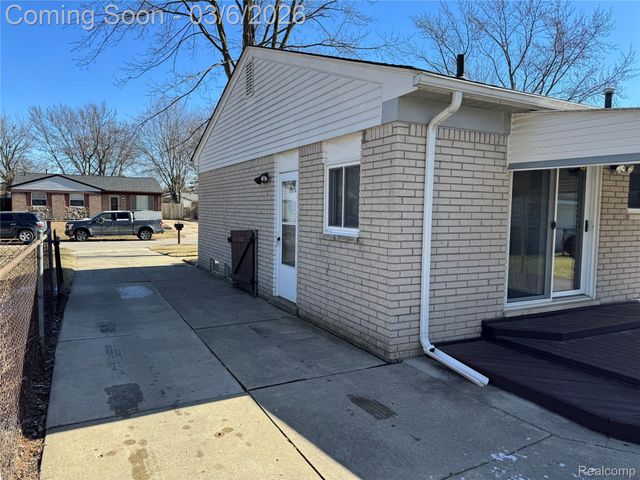 9828 Barkley Street, Van Buren Charter Township, MI 48111