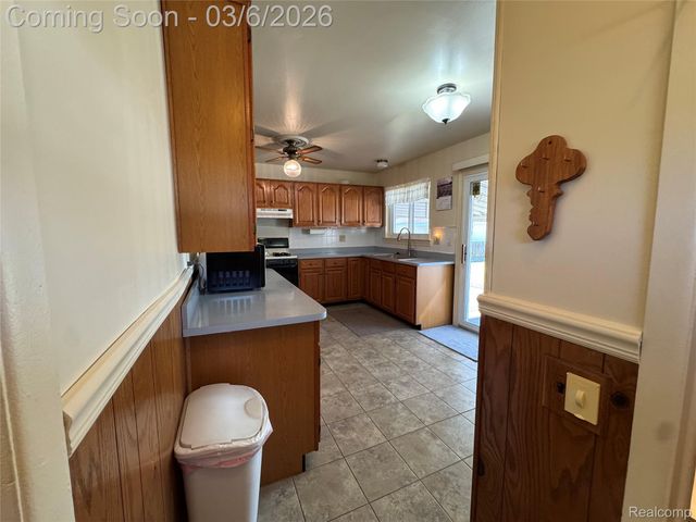 9828 Barkley Street, Van Buren Charter Township, MI 48111