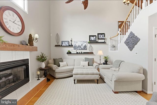 17 RENAISSANCE DR, Martinsburg, WV 25403