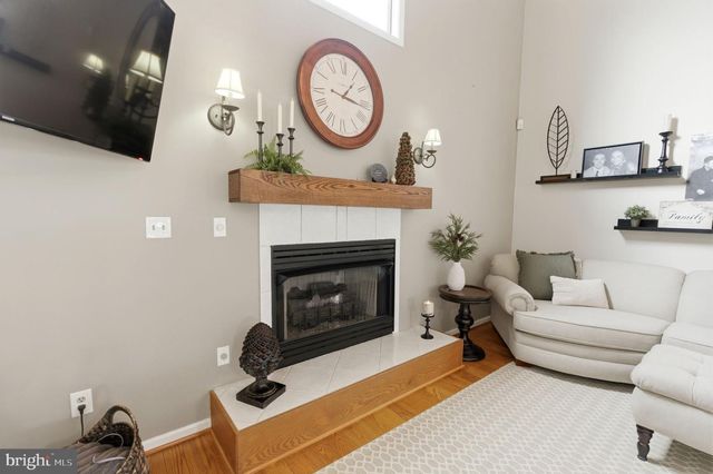 17 RENAISSANCE DR, Martinsburg, WV 25403