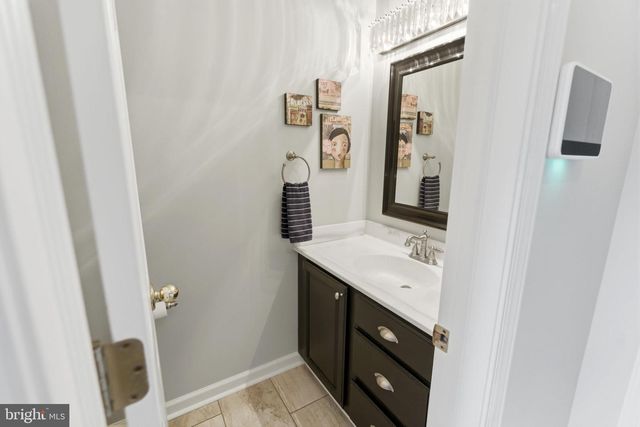 17 RENAISSANCE DR, Martinsburg, WV 25403