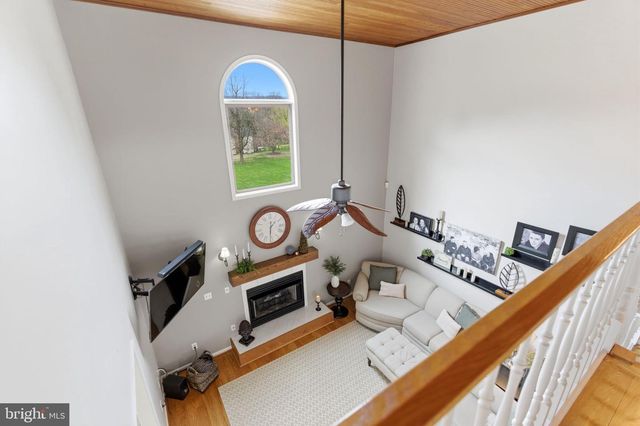 17 RENAISSANCE DR, Martinsburg, WV 25403