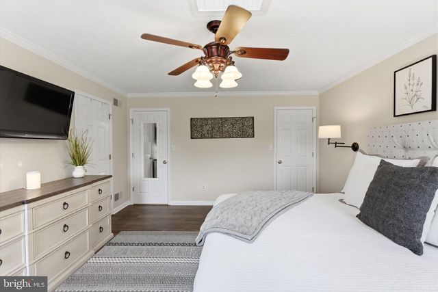 17 RENAISSANCE DR, Martinsburg, WV 25403